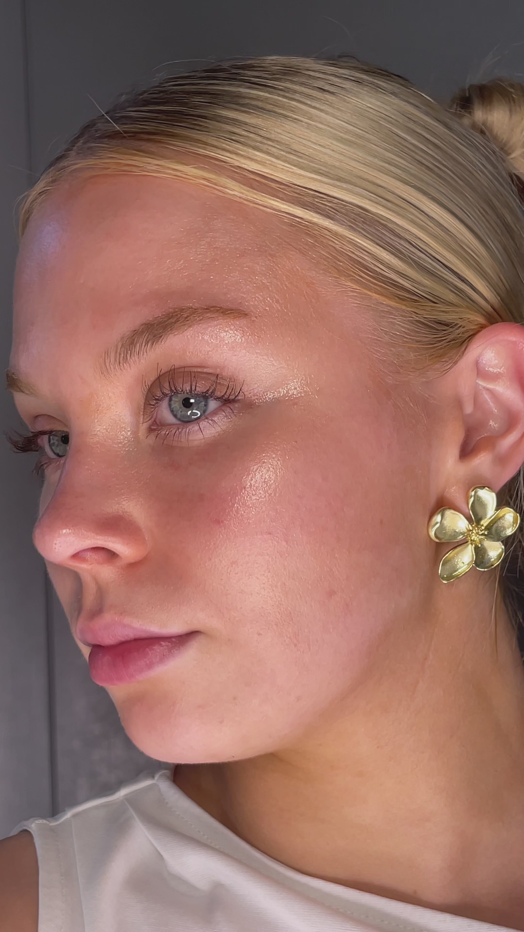 Load video: Jovarna Skincare Routine